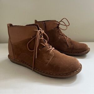 Clarks Tamitha Ankle Chukka Boots Shoes Brown Tan Cognac Suede Leather 9 Mint